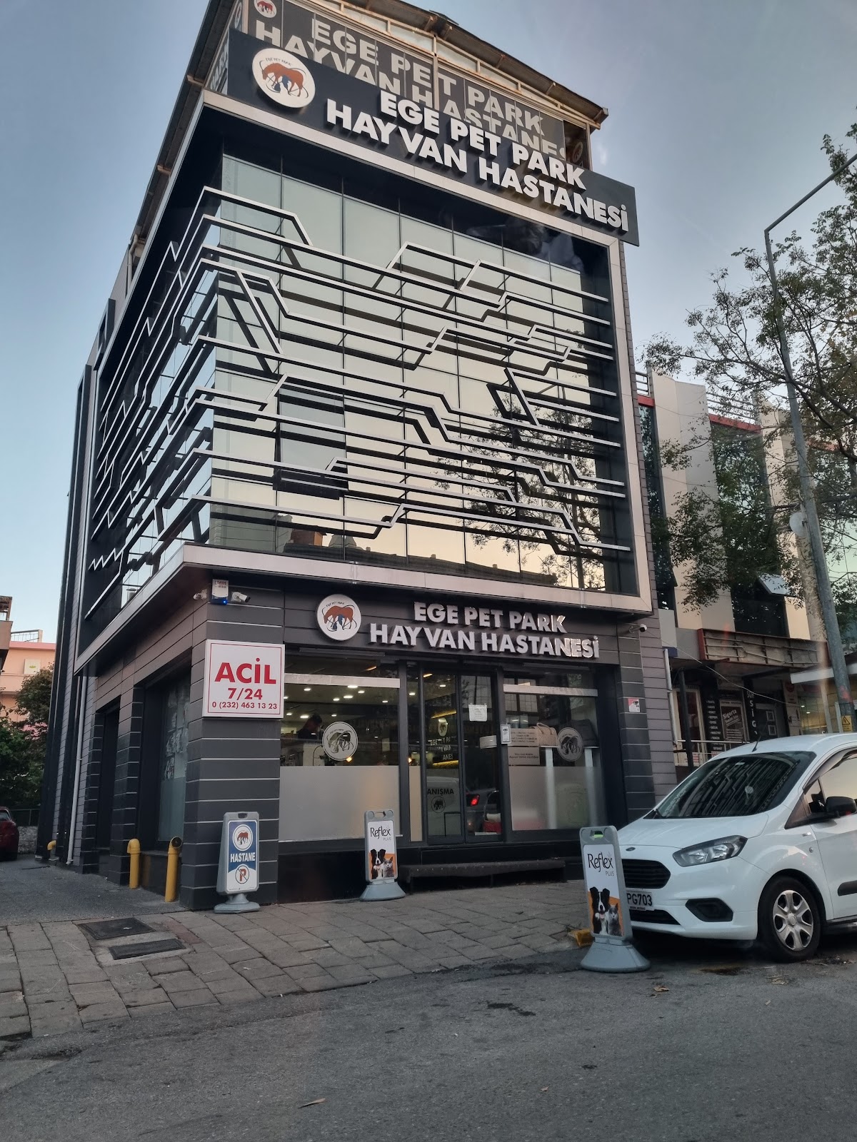 Ege Pet Park Hayvan Hastanesi