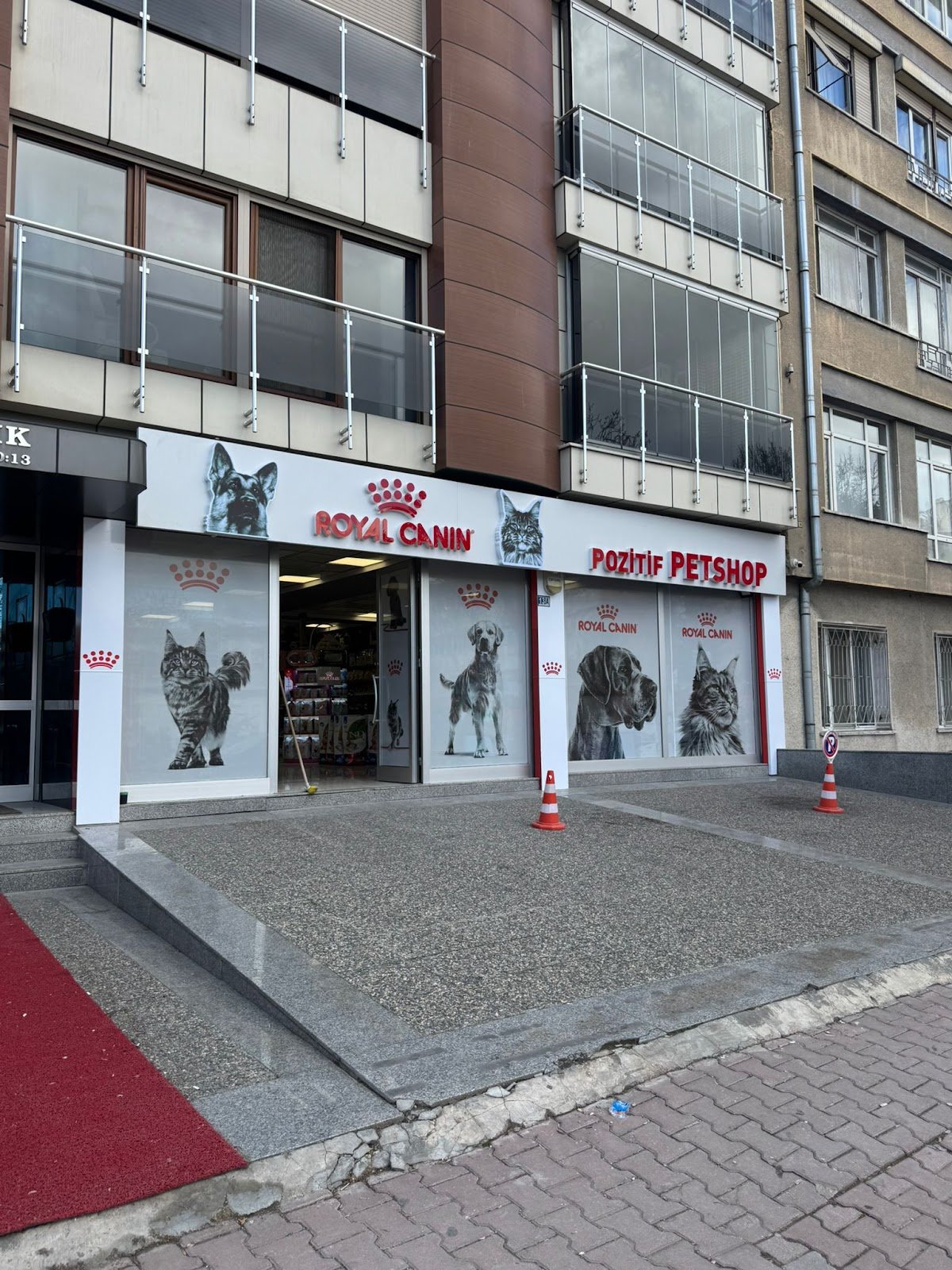 Pozitif Petshop Anıt Şube
